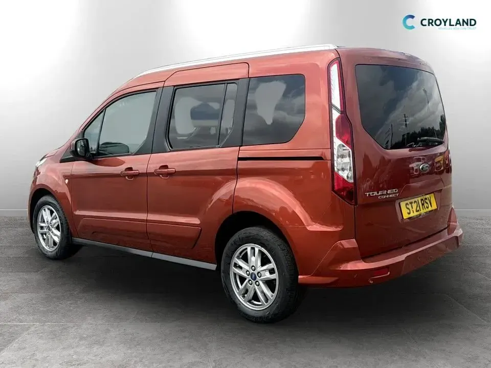 Used Ford Tourneo Titanium 120 HP (88 kW) 2021 Orange MPV