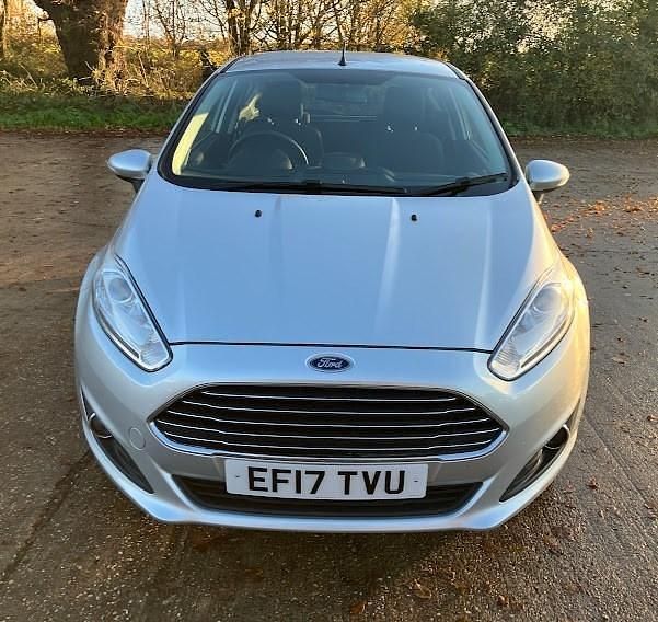 Used Ford Fiesta Zetec 82 HP (60 kW) 2017 Silver Hatchback