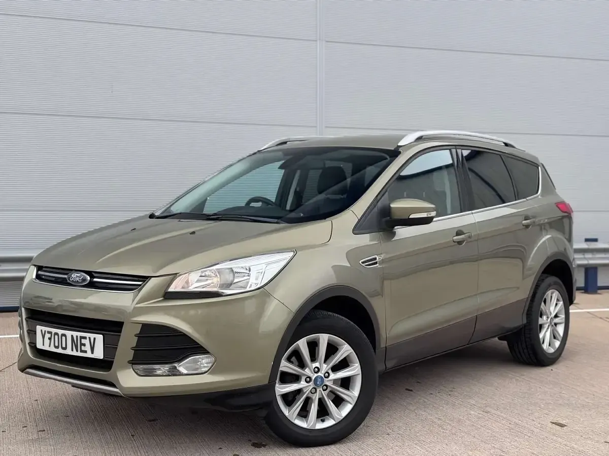 Used Ford Kuga Titanium 180 HP (132 kW) 2015 Green SUV