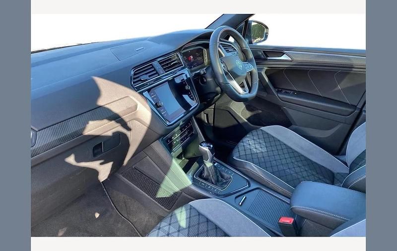 Used VW Tiguan R-line 150 HP (110 kW) 2023 Black SUV