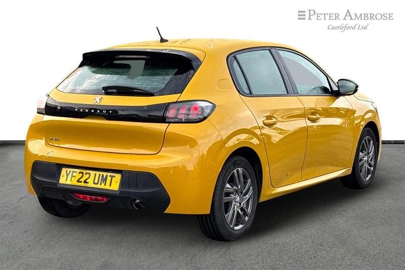 Used Peugeot 208 Active Premium 74 HP (54 kW) 2022 Yellow Hatchback