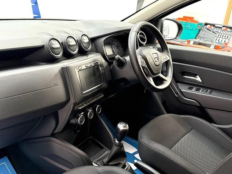 Used Dacia Duster Comfort 115 HP (84 kW) 2018 Orange SUV