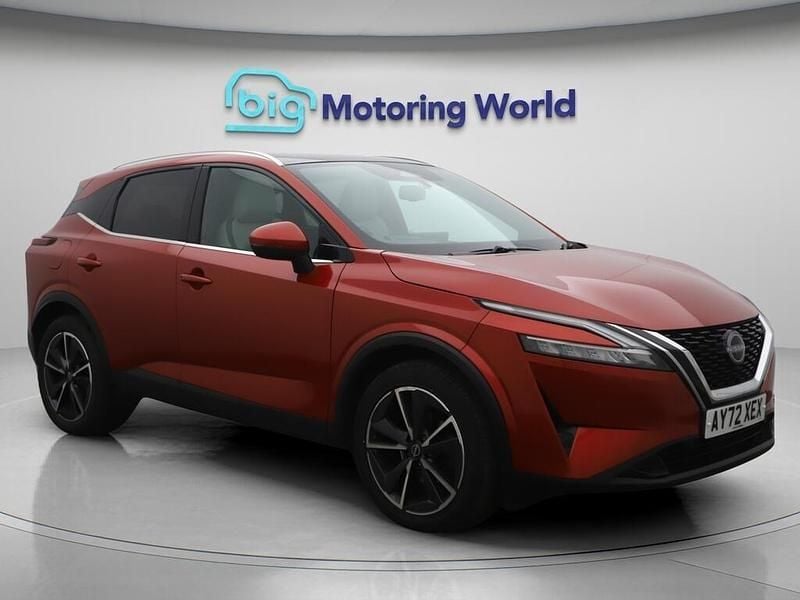 Red Used 2022 Nissan Qashqai Tekna SUV | £19,339 (A bit pricey) - Image 1/4