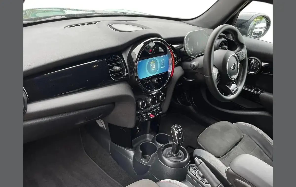 Used Mini Cooper Sport 134 HP (98 kW) 2023 Green Hatchback