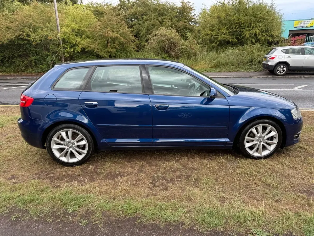 Begagnad Audi A3 Sport 2010 Blå Halvkombi