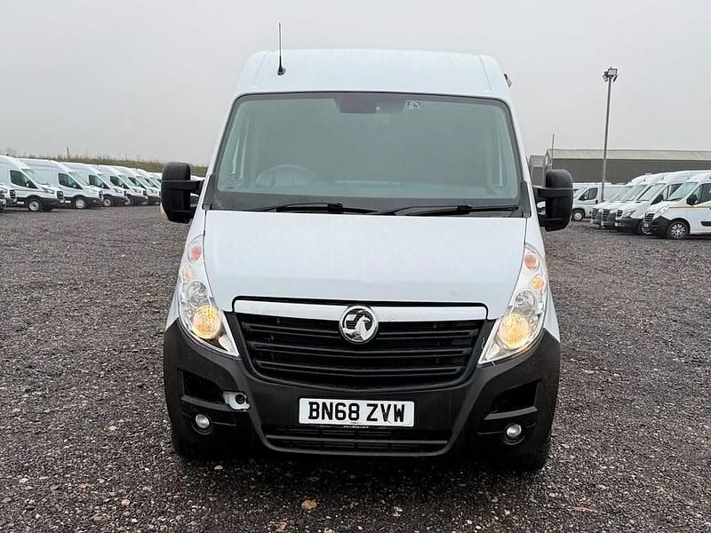 Used Vauxhall Movano 130 HP (95 kW) 2019 White MPV