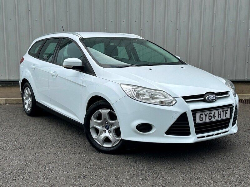 White Used 2015 Ford Focus Estate | £6,495 (Super price) - Image 1/4