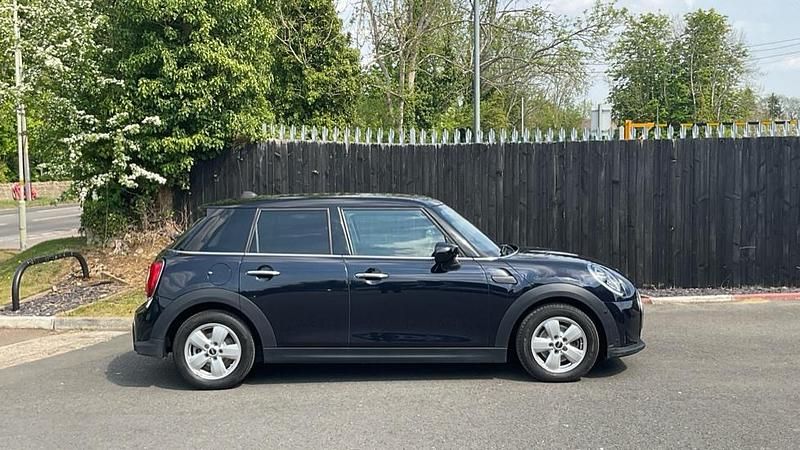 Usado Mini Cooper Classic 134 CV (98 kW) 2022 Negro Utilitario