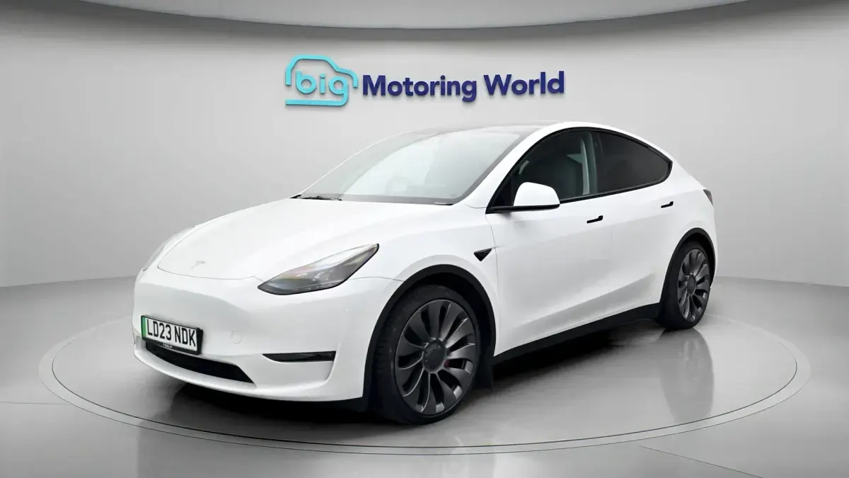 Used Tesla Model Y Performance 392 kW (534 HP) 2023 White SUV