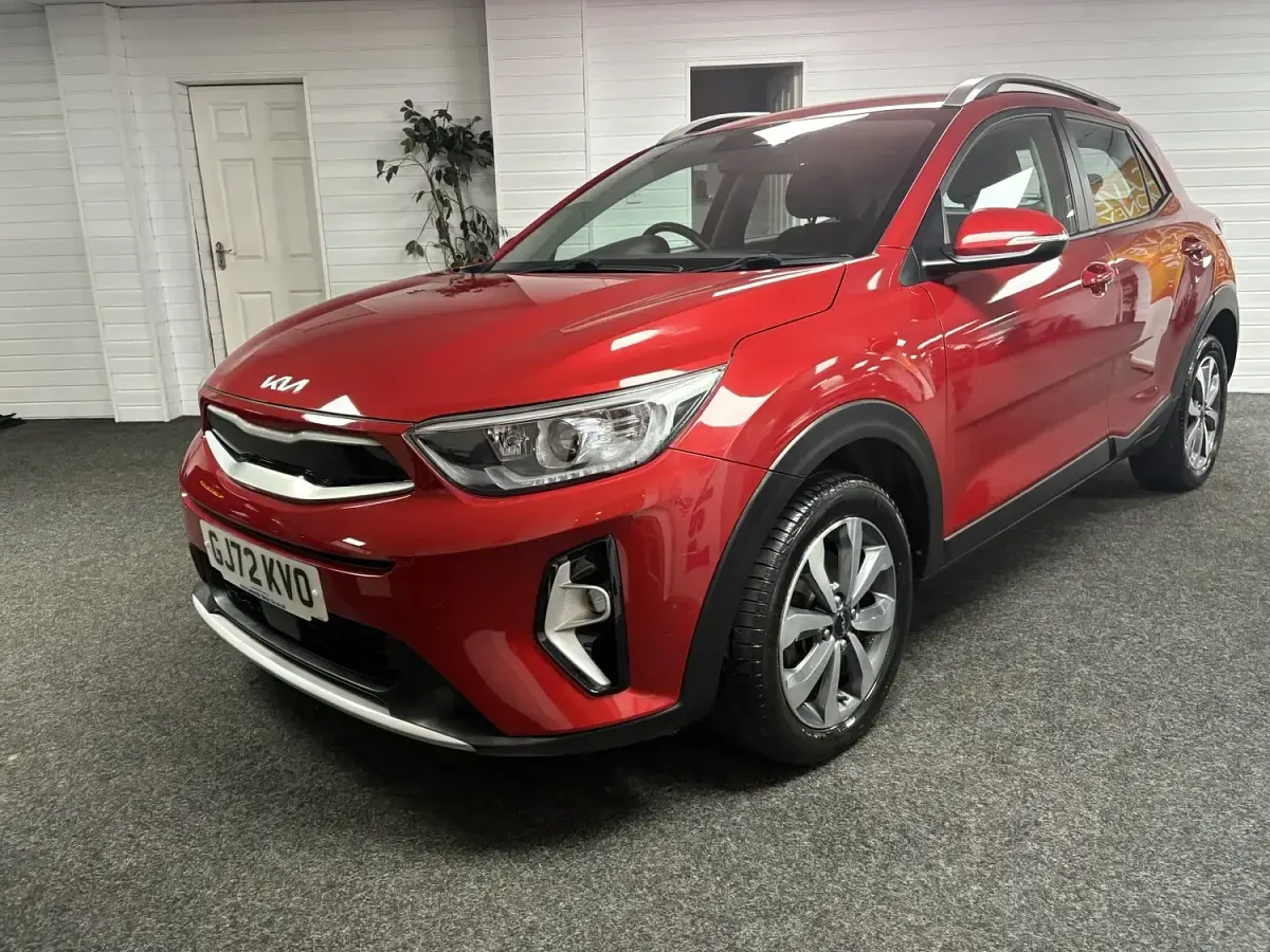 Used Kia Stonic 100 HP (73 kW) 2022 Red SUV