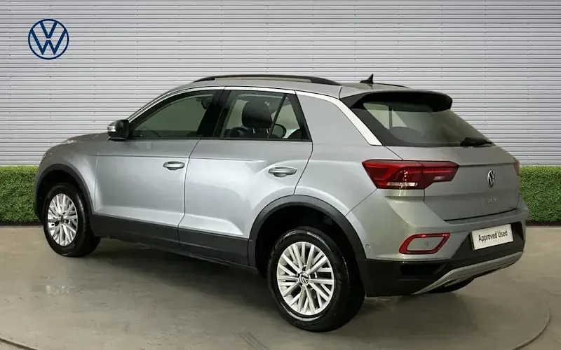 Used VW T-Roc Life 150 HP (110 kW) 2024 Silver SUV
