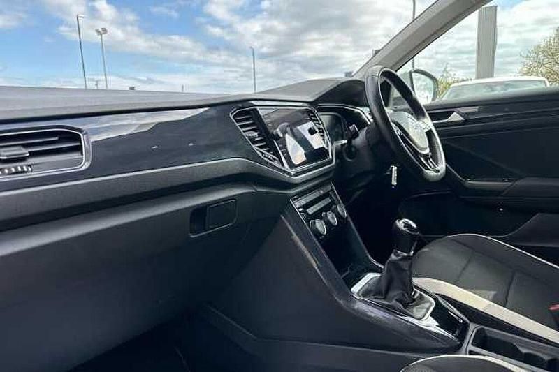 Usado VW T-Roc 115 HP (84 kW) 2018 SUV