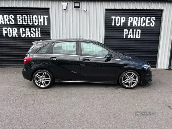 Used Mercedes B200 AMG Line Premium 136 HP (100 kW) 2017 Black Hatchback