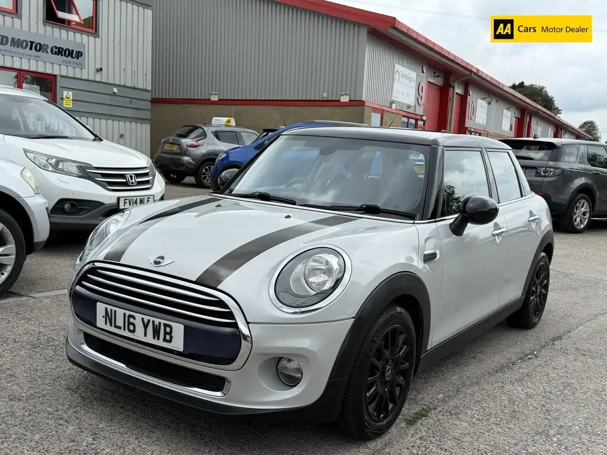 Used Mini Cooper D Hatch 116 HP (85 kW) 2016 Silver Hatchback