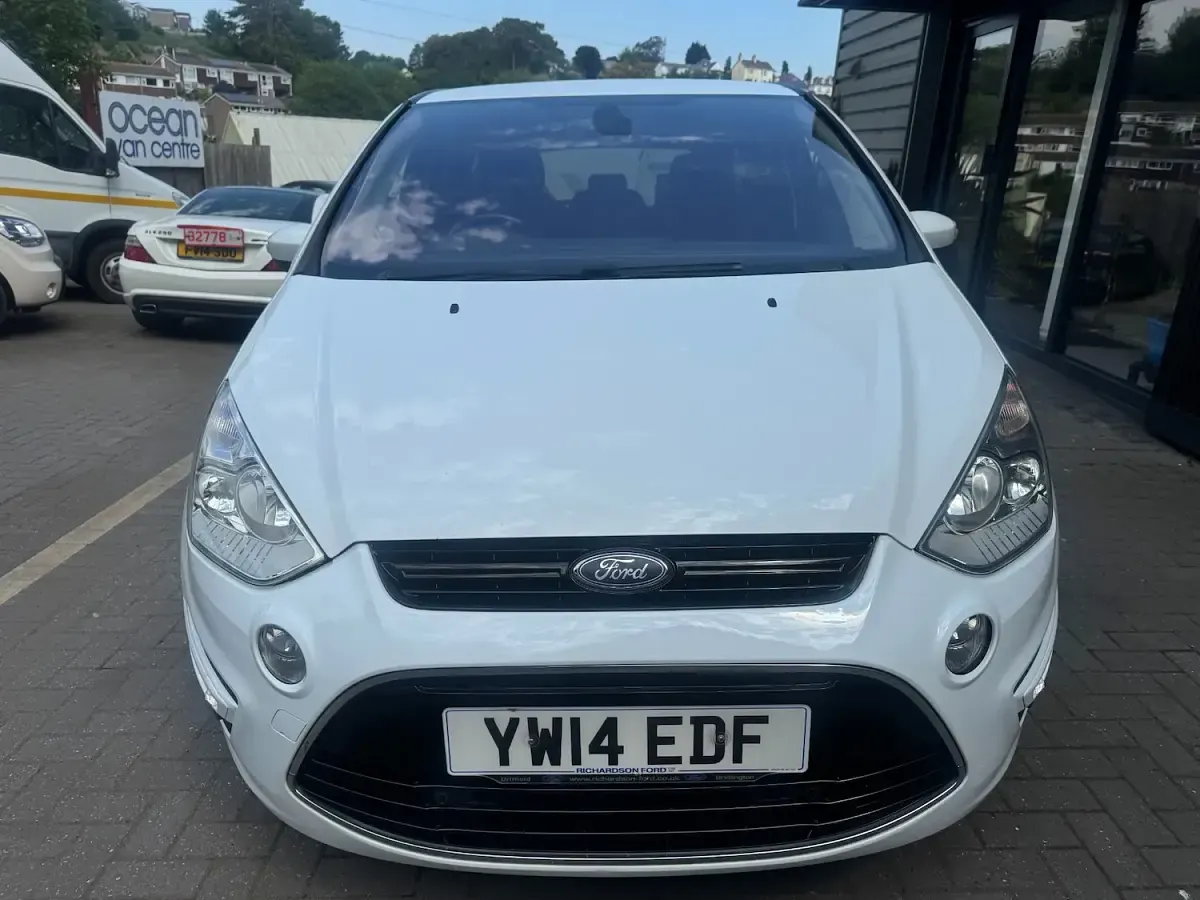 Used Ford S-MAX Titanium 163 HP (119 kW) 2014 White MPV