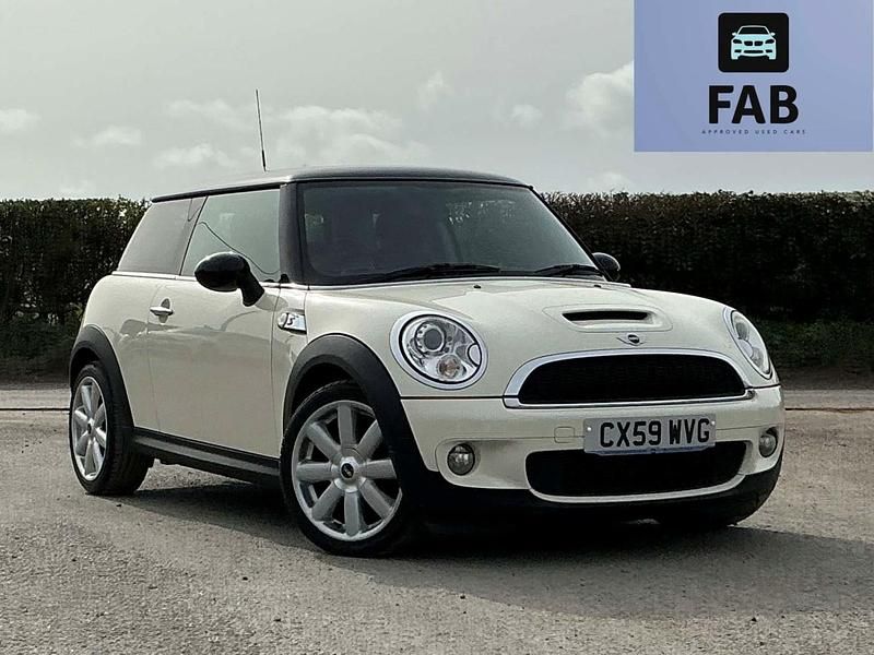 Used Mini Cooper S Hatch 175 HP (128 kW) 2009 White Hatchback