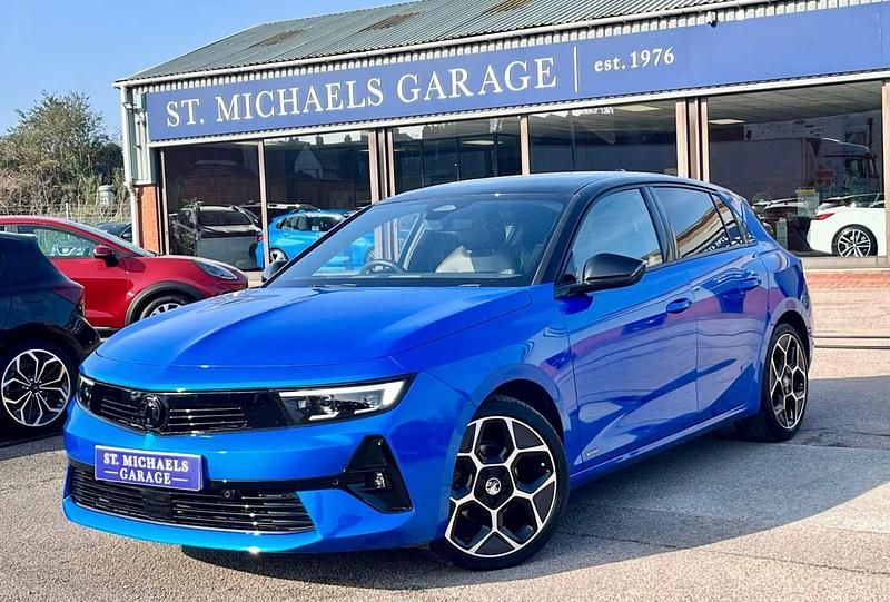 Used Vauxhall Astra Ultimate 130 HP (95 kW) 2022 Blue Hatchback