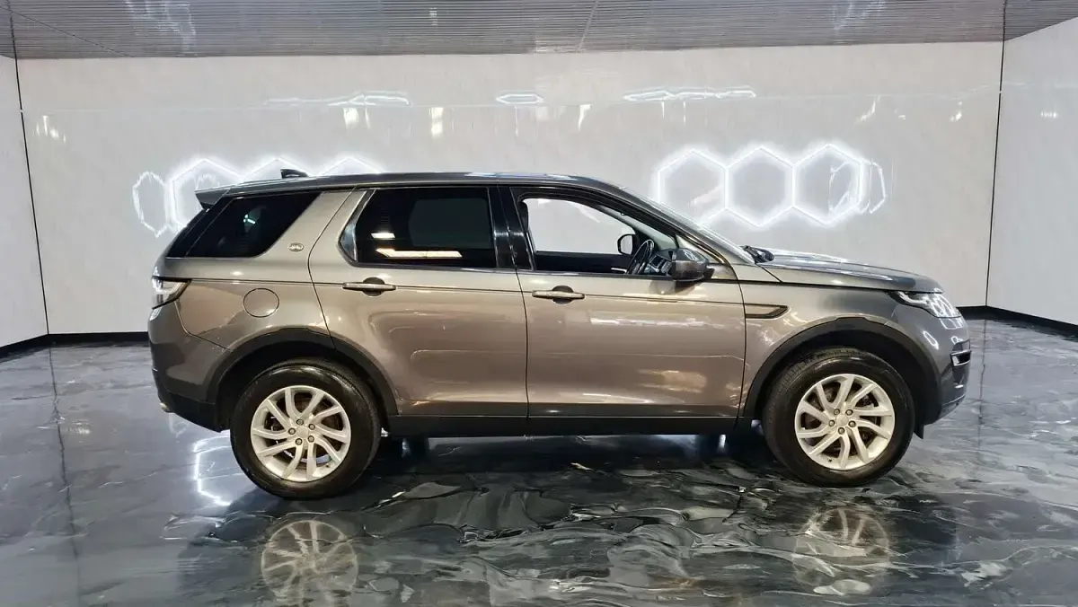 Used Land Rover Discovery Sport SE 180 HP (132 kW) 2017 Grey SUV