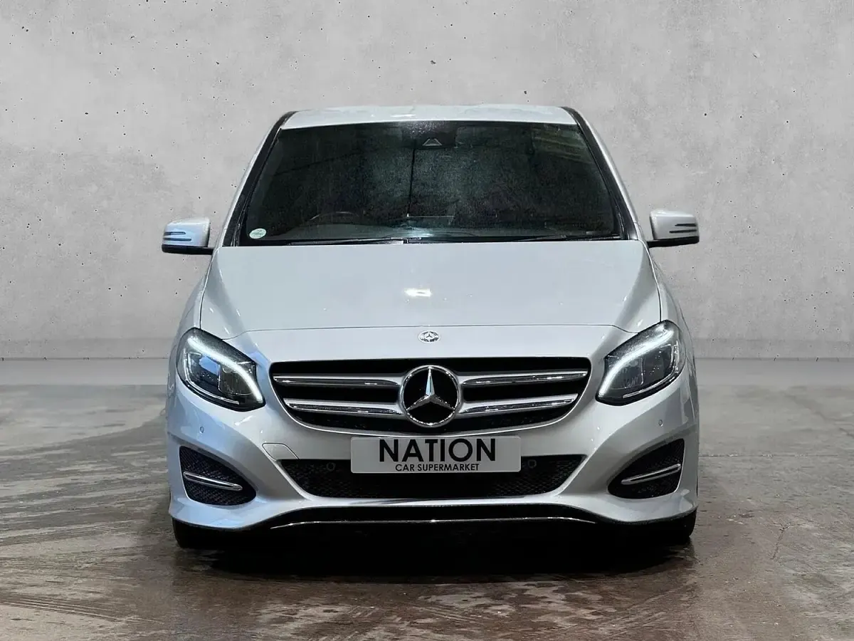 Used Mercedes B180 Premium 2015 White Hatchback