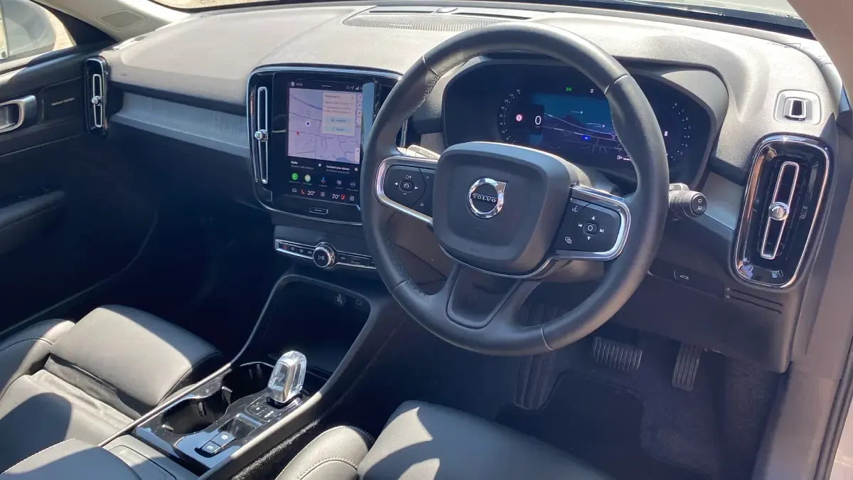 Used Volvo XC40 Ultra 163 HP (119 kW) 2025 Grey SUV