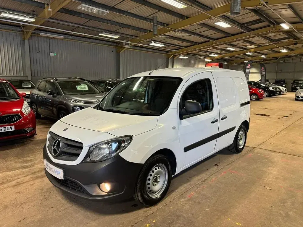 Used Mercedes Citan 109 90 HP (66 kW) 2018 White MPV