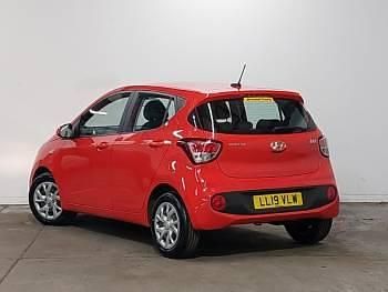 Used Hyundai i10 SE 87 HP (63 kW) 2019 Red Hatchback