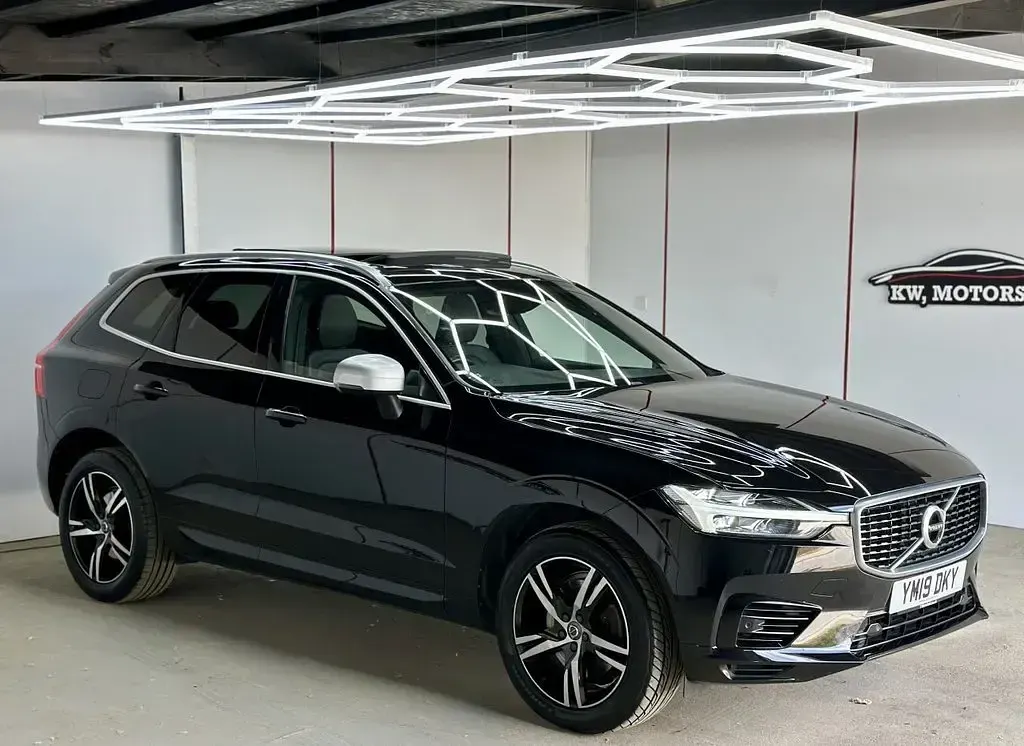 Used Volvo XC60 R-Design 390 HP (286 kW) 2019 Black SUV
