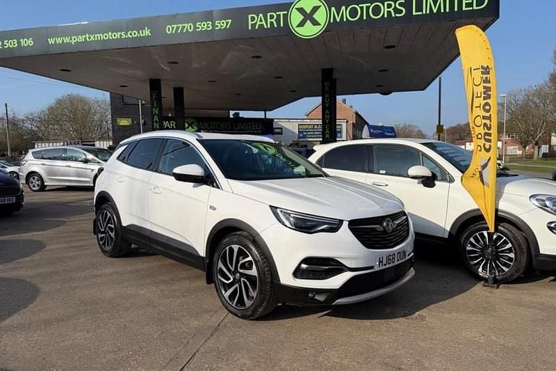Used Vauxhall Grandland X Elite 130 HP (95 kW) 2019 White SUV