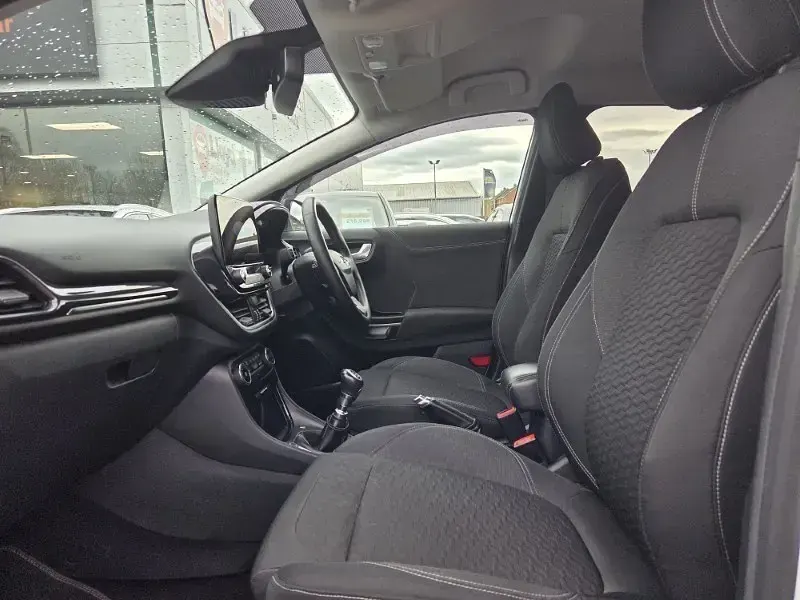 Używany Ford Puma Titanium 100 KM (73 kW) 2020 Biały SUV