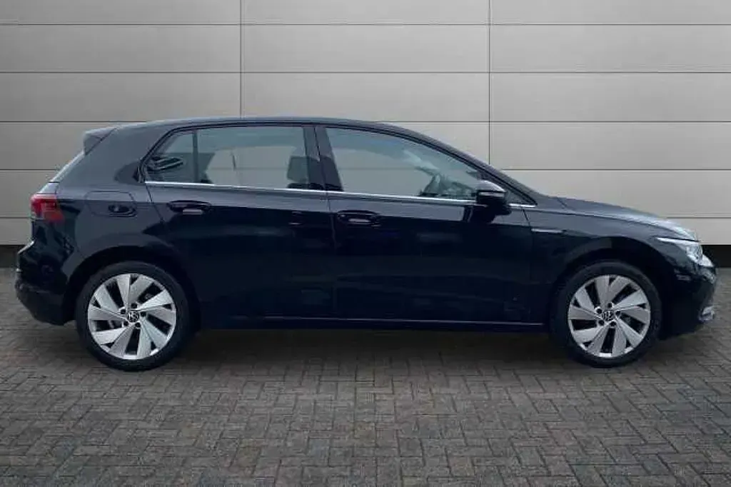 Used VW Golf VIII Style 150 HP (110 kW) 2023 Black Hatchback