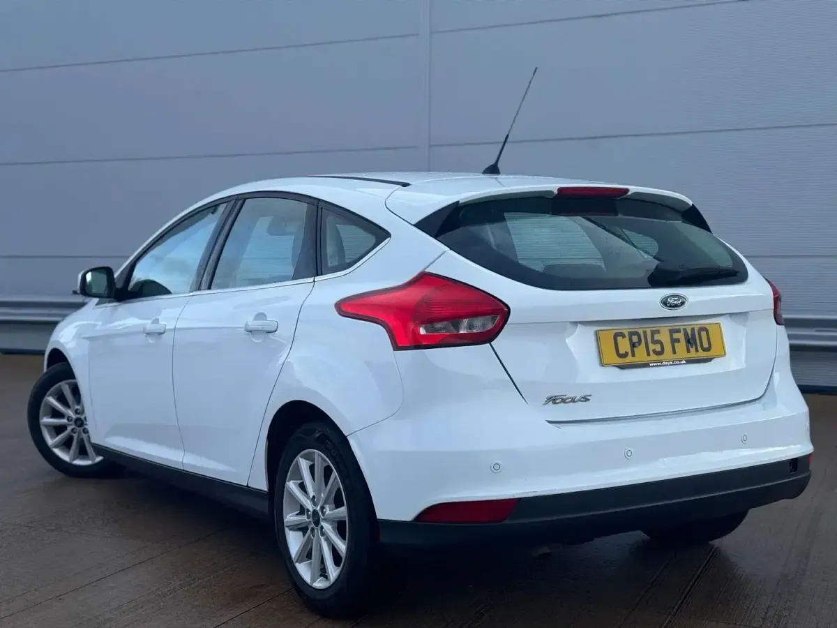 Używany Ford Focus Titanium 120 KM (88 kW) 2015 Biały Hatchback
