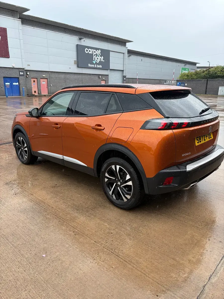 Used Peugeot 2008 Allure+ 130 HP (95 kW) 2023 Orange SUV