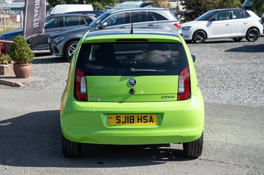 Used Skoda Citigo Colour Edition 60 HP (44 kW) 2018 Green Hatchback