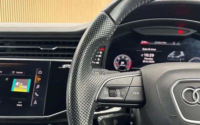 Used Audi Q7 Black Edition 231 HP (169 kW) 2020 White SUV