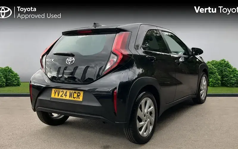 Used Toyota Aygo X PURE 72 HP (52 kW) 2025 SUV