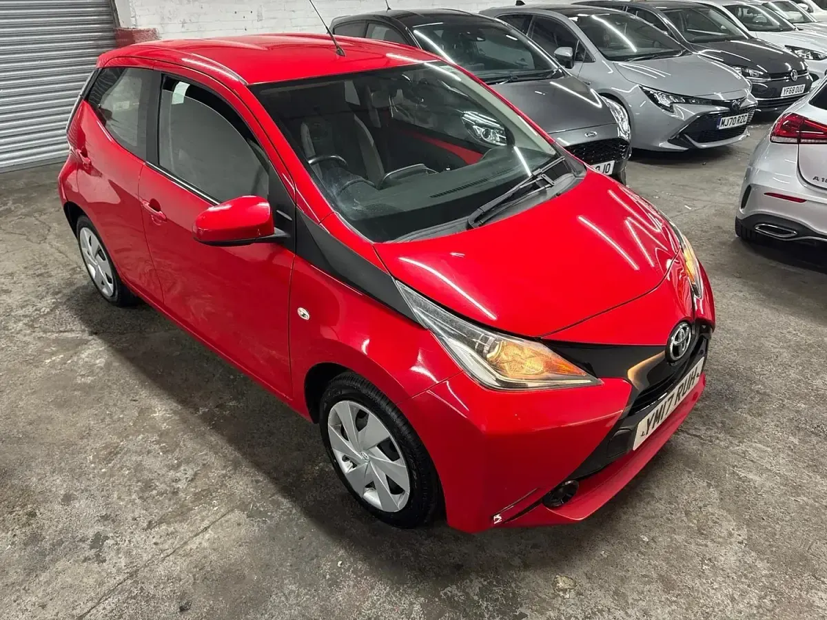 Used Toyota Aygo X-play 69 HP (50 kW) 2017 Red Hatchback