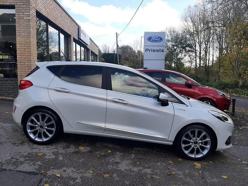 Used Ford Fiesta Vignale 100 HP (73 kW) 2019 Metropolis white Hatchback