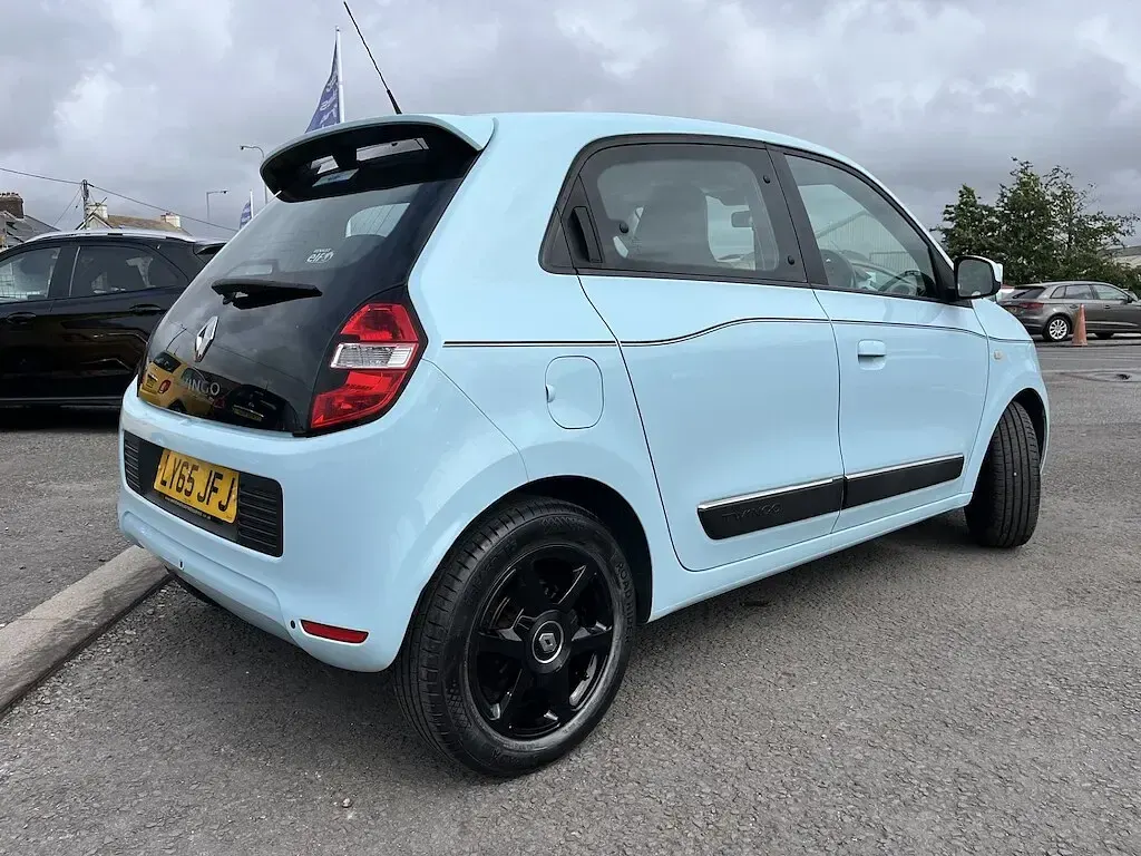 Used Renault Twingo Dynamique 70 HP (51 kW) 2015 Blue Hatchback