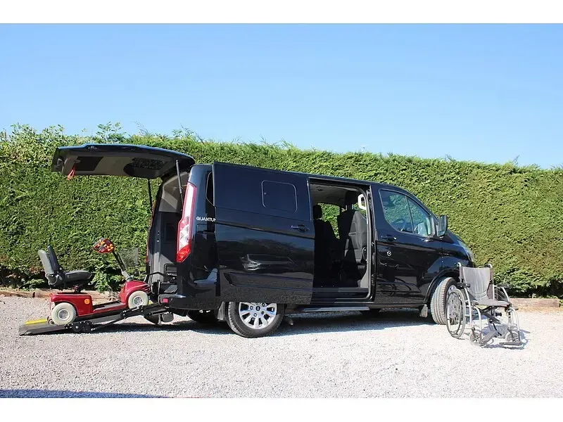 Used Ford Tourneo Custom Titanium 130 HP (95 kW) 2020 Black Van