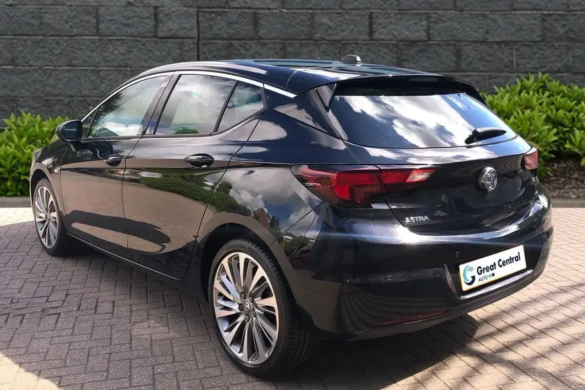 Used Vauxhall Astra Edition 143 HP (105 kW) 2021 Black Hatchback