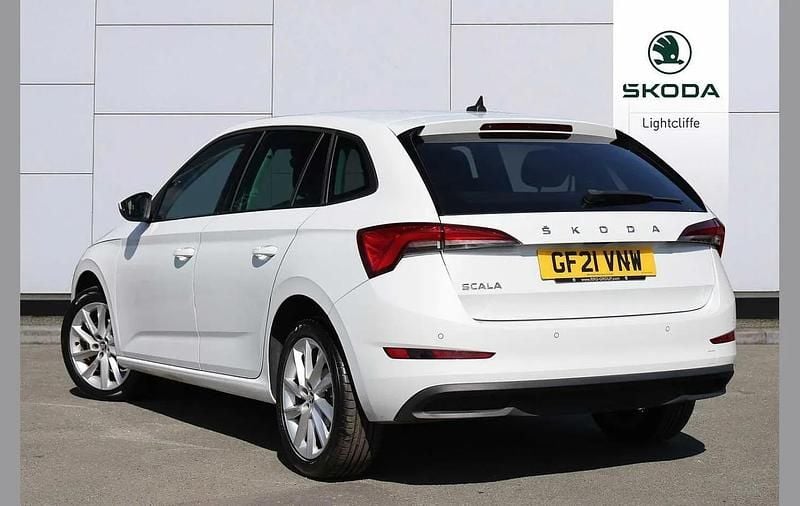 Used Skoda Scala SE L 147 HP (108 kW) 2021 Moon white metallic Hatchback
