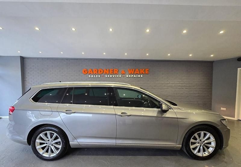 Used VW Passat Business 150 HP (110 kW) 2016 Silver Estate