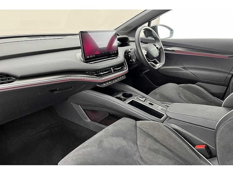 Used Skoda Enyaq iV SportLine 154 kW (210 HP) 2025 Black magic pearl effect SUV