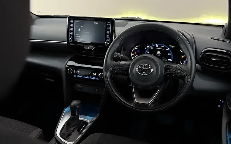 Used Toyota Yaris Cross Design 116 HP (85 kW) 2023 White SUV
