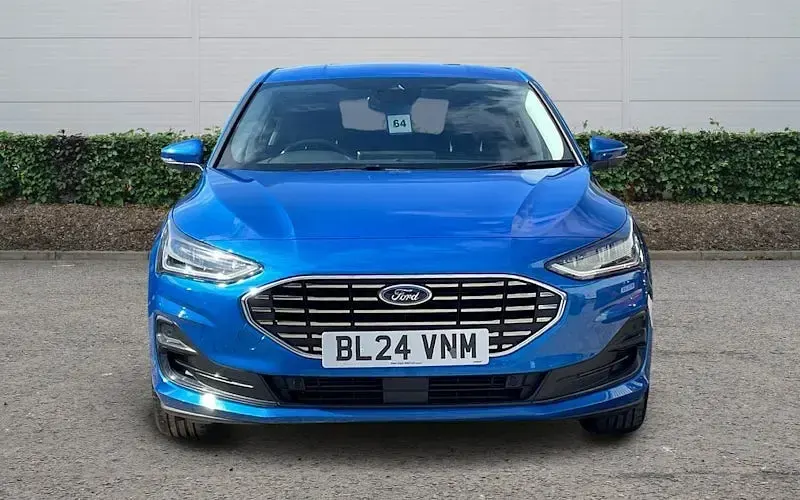 Begagnad Ford Focus Titanium 125 HK (91 kW) 2024 Blå Halvkombi