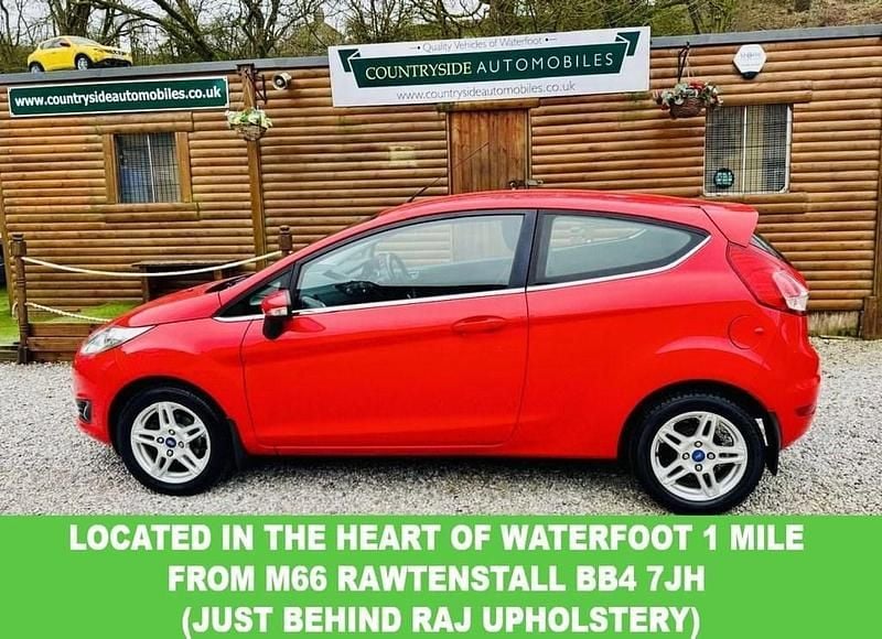 Used Ford Fiesta Zetec 82 HP (60 kW) 2013 Red Hatchback