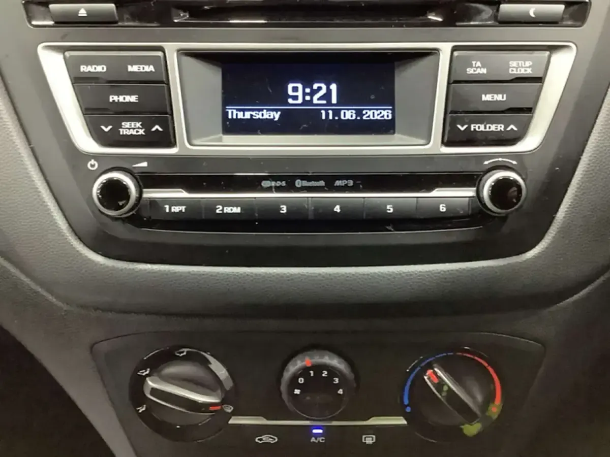 Used Hyundai Tucson SE 177 HP (130 kW) 2017 White SUV