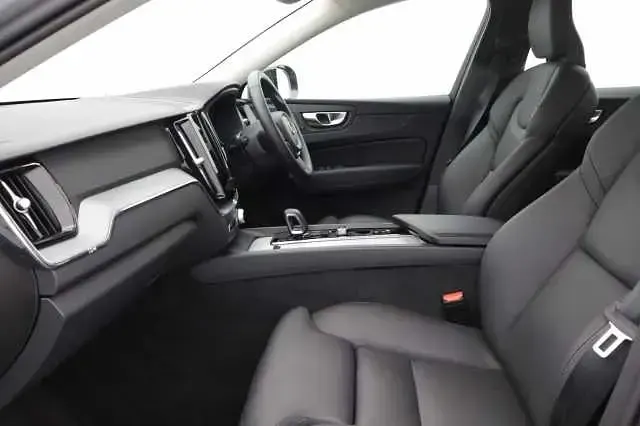 Used Volvo XC60 Plus 247 HP (181 kW) 2025 SUV