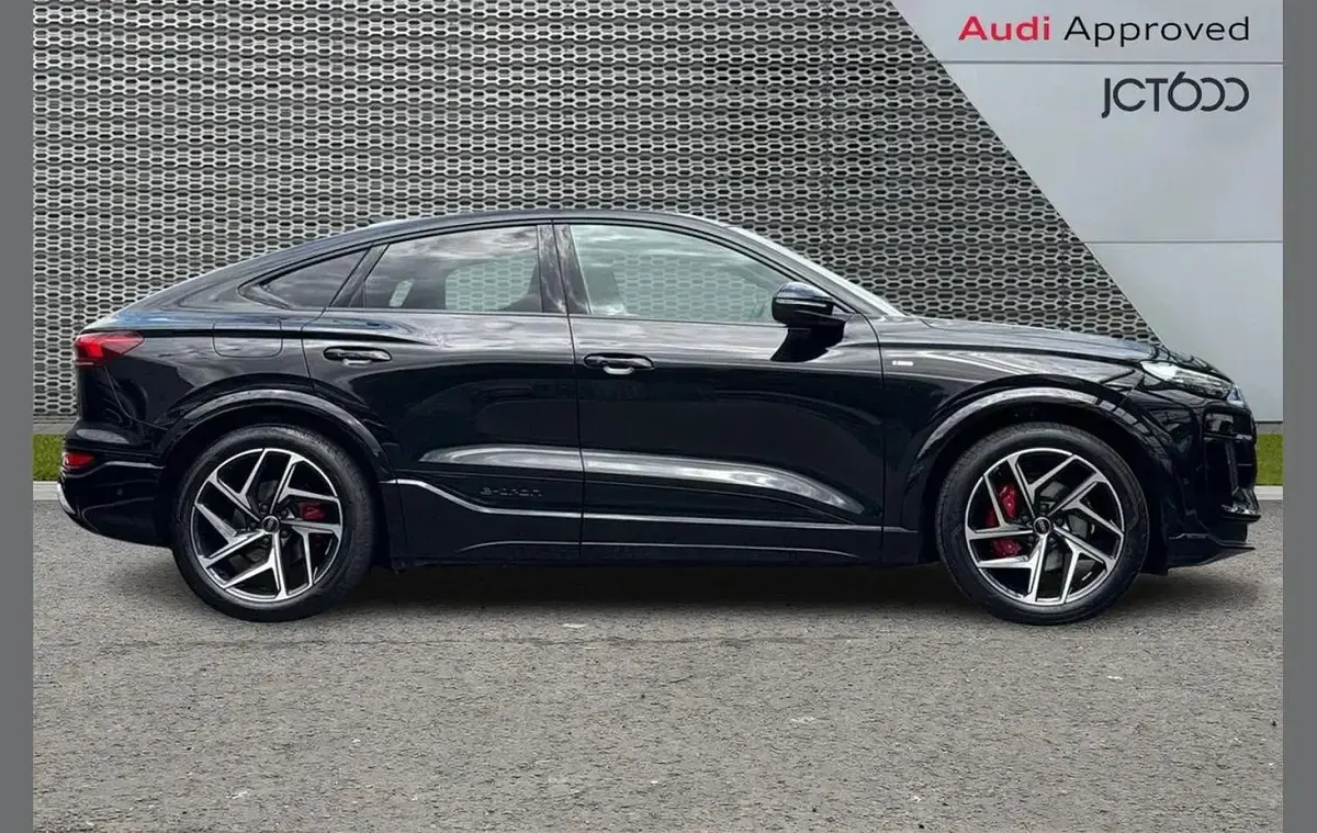 Used Audi Q6 e-tron Performance 221 kW (301 HP) 2026 Black SUV