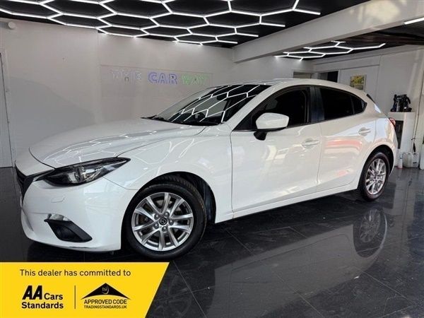 White Used 2015 Mazda 3 Hatchback | £4,795 (Good price) - Image 1/1
